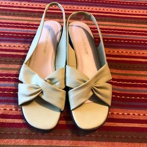 ⛄️ Size 7 mint green Montego Bay Club sandals